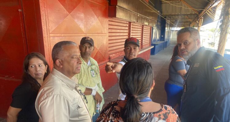 ¡Adjudicatarios a ponerse al día! Inmobiliaria Municipal inicia jornada en el Mercado Municipal Periférico Panamericano de La Limpia 1 Inmobiliaria