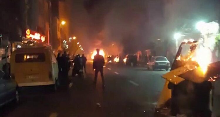 Irán admitió alrededor de 2.000 muertos en la brutal represión de las protestas 1 Irán protesta