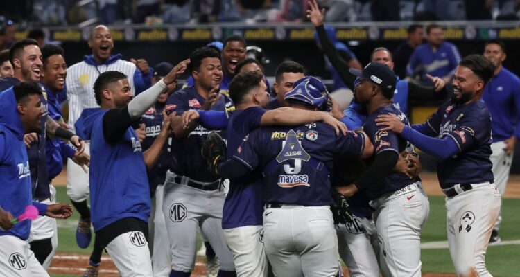 Magallanes golpeó primero en la Gran Final 1 Magallanes