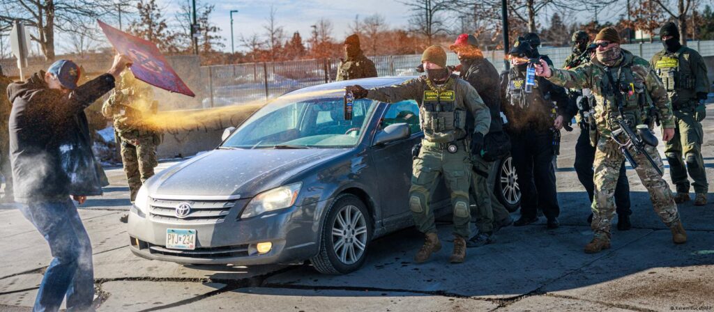 Autoridades federales de EE. UU. consideran «terroristas domésticos» a los ciudadanos que denuncias los abusos de ICE 2 Minnesota ICE