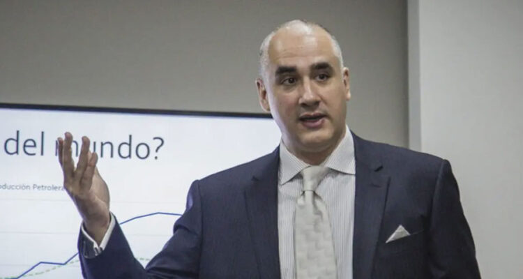 Econ Luis Oliveros: «Ingresos por exportaciones podrían superar el 50 % este 2026» 1 Oliveros
