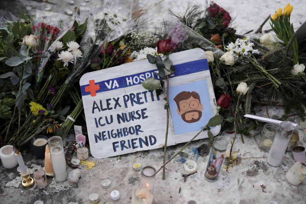 Quién era Alex Pretti, el enfermero al que agentes de ICE mataron a tiros en Minnesota 3 Pretti ICE