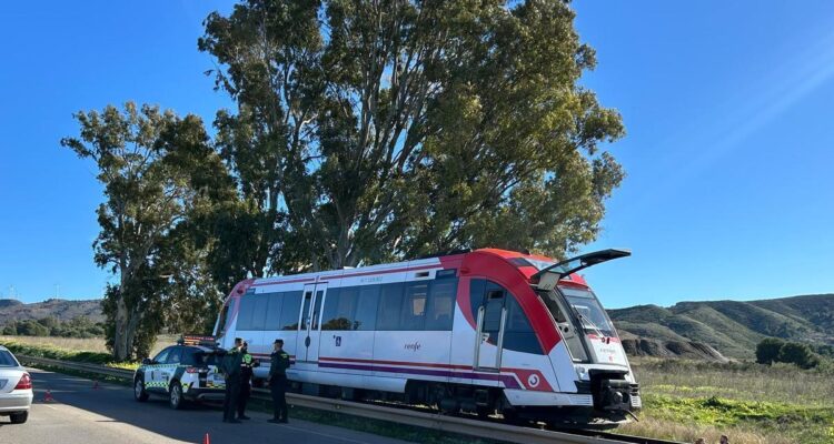 Tren chocó contra una grúa en el tercer accidente ferroviario en España en menos de una semana 1 Tren