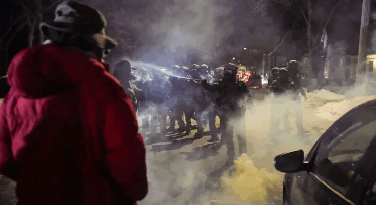 Trump amenazó con invocar la Ley de Insurrección por las protestas en Minneapolis 1 Trump Ley
