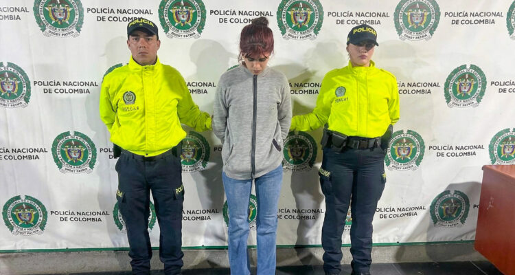 Mujer- Uribe