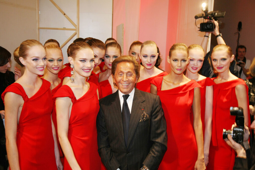 Falleció Valentino, el icónico diseñador italiano 2 Valentino