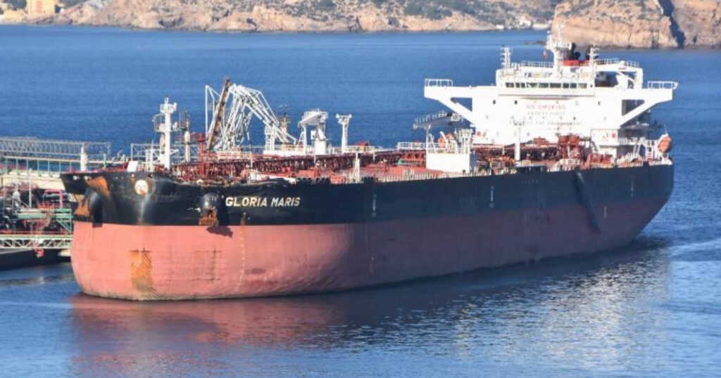 Estados Unidos suspendió temporalmente algunas sanciones petroleras para estabilizar el mercado mundial del crudo 2 Buque- Petróleo