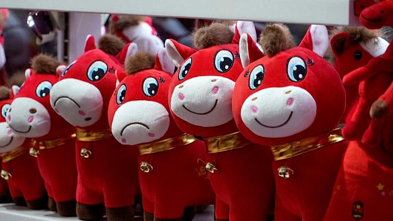 El «Caballo llorón» se roba la atención en la víspera del Año del Caballo en China 2 Caballo lloron