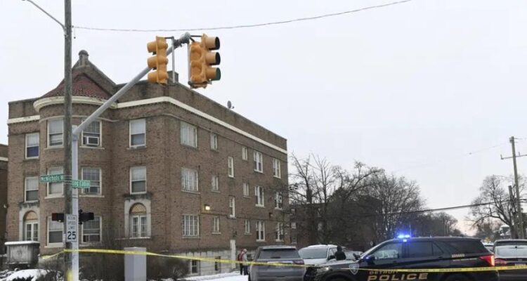 Tras la denuncia de un hombre que logro escapar: Hallaron los cadáveres de 3 hombres en un sótano de Detroit 1 Cadáveres