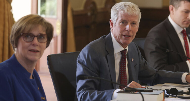 Secretario de Energía de Estados Unidos dijo que ventas de petróleo venezolano superan los mil millones de dólares 1 Secretario