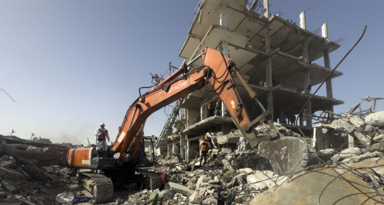 Rescatistas remueven los escombros de Gaza en busca de miles de cadáveres sepultados 1 Gaza
