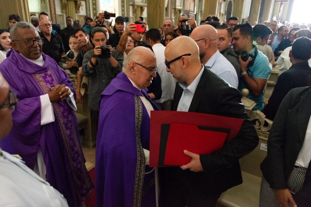 Gobierno Nacional confirió Orden Francisco de Miranda a Renato Aguirre González 5 IMG 20260209 WA0262