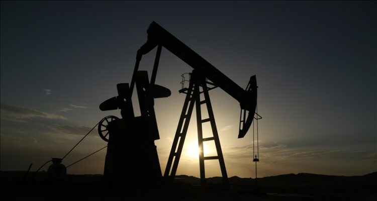 Precios del petróleo superan los 110 dólares el barril tras amenazas de Trump 1 Kremlin