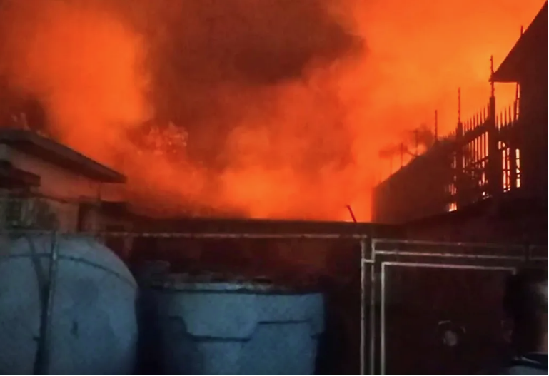 Incendio de vegetación generó alarma en Lagunillas 2 Lagunillas