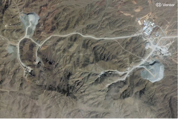 Imágenes satelitales revelan nuevas fortificaciones en sitios nucleares y bases de misiles del régimen iraní 4 Tuneles