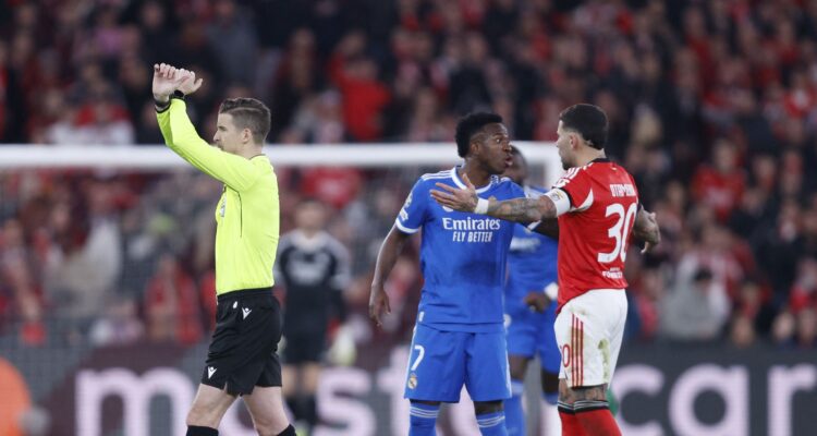 Escándalo por racismo en la Champions: Vinícius y Mbappé acusaron a Prestianni y activaron el protocolo 1 Vinicius Jr