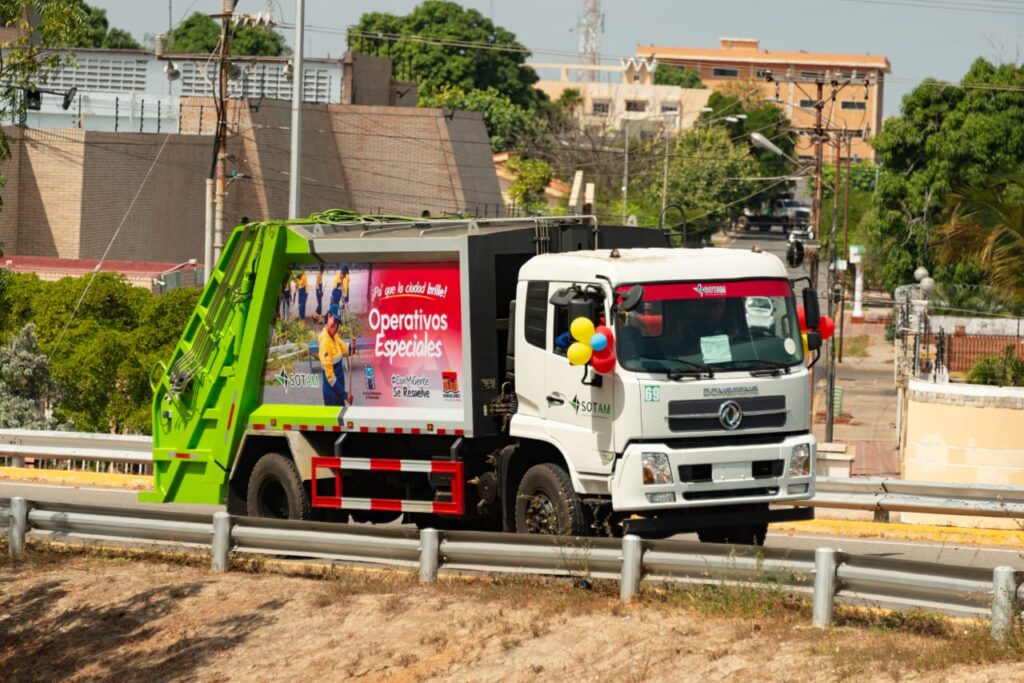 Con 30 compactadores nuevos la Alcaldía de Maracaibo optimiza servicio de aseo urbano 4 WhatsApp Image 2026 02 02 at 10.29.03 AM