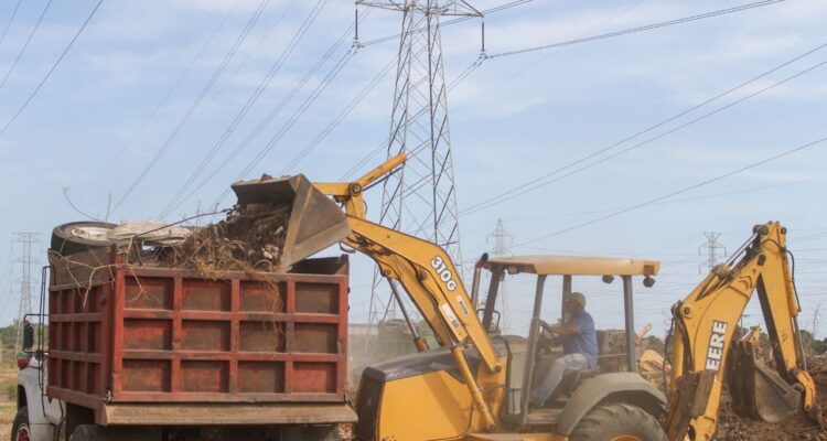 Alcaldía de Maracaibo inició mantenimiento preventivo en líneas de transmisión eléctrica 1 líneas de transmisión eléctrica