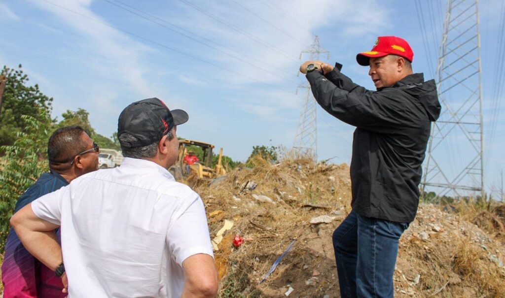 Alcaldía de Maracaibo inició mantenimiento preventivo en líneas de transmisión eléctrica 5 WhatsApp Image 2026 02 04 at 9.20.29 AM