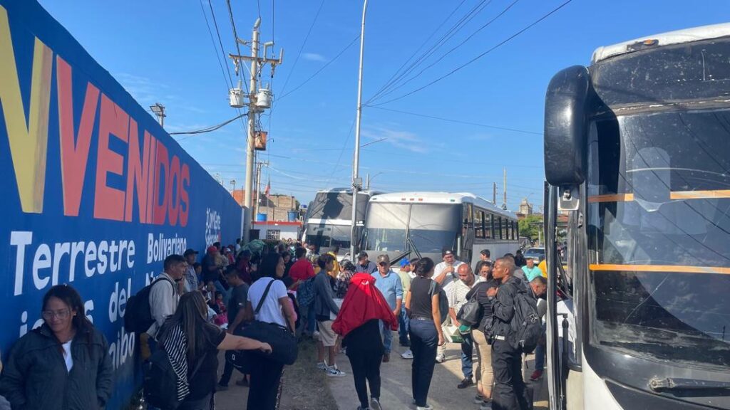 Más de 16 mil personas se movilizaron por el Terminal de Pasajeros de Maracaibo 4 WhatsApp Image 2026 02 19 at 2.50.07 PM