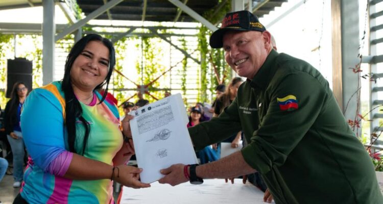 Alcaldía de Maracaibo firmó contrato con emprendedores del Parque Ana María Campos 1 Emprendedores