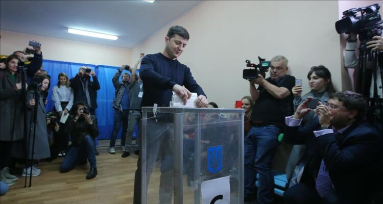 Zelensky planeó llamar a elecciones y hacer un referéndum sobre el acuerdo de paz con Rusia 1 Zelensky