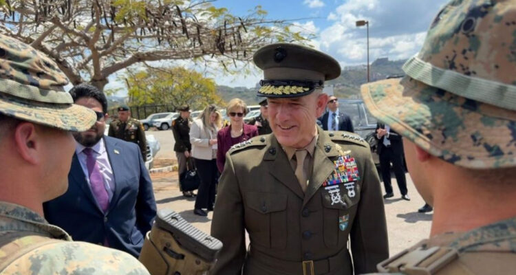 Jefe del Comando Sur aseguró que Estados Unidos «trabaja para garantizar» la seguridad en Venezuela 1 Comando