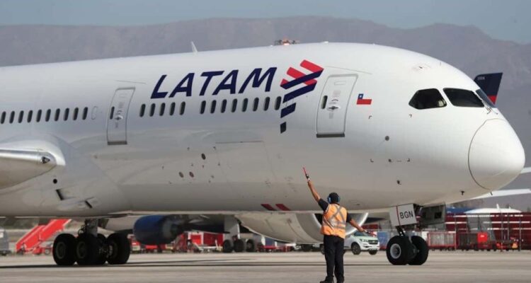 Aerolínea Latam reanudó sus vuelos entre Bogotá y Caracas 1 Latam