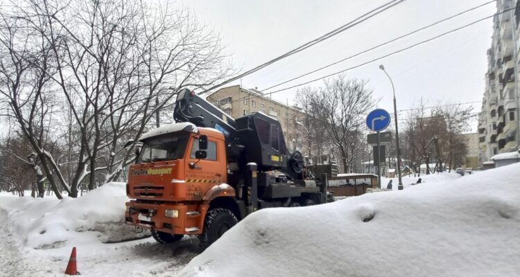 Capa de nieve en Moscú bate récord de más de 30 años tras intensa nevada 1 Nieve