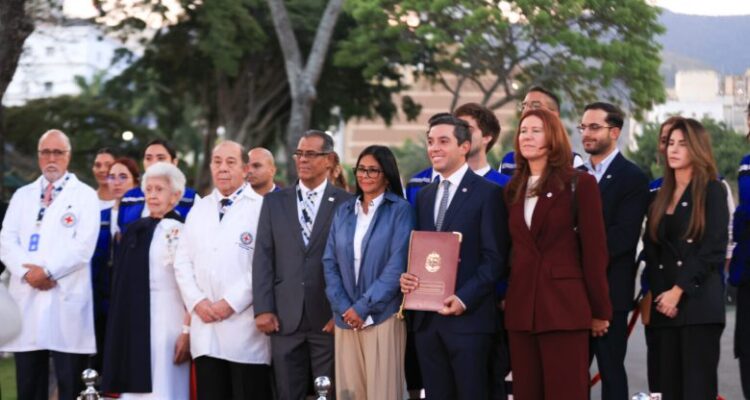 Presidenta (E) Delcy Rodríguez promulgo la Ley de la Cruz Roja Venezolana 1 Rodríguez