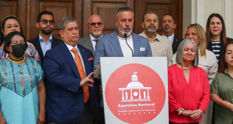 Asamblea Nacional presentó lista de postulados a Defensoría y Fiscalía 1 Defensoría
