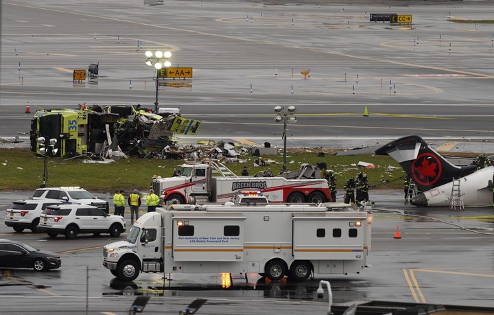 ¿Qué pasó con el avión de Air Canada y cómo se estrelló en el aeropuerto LaGuardia con un camión? 2 Choque avion