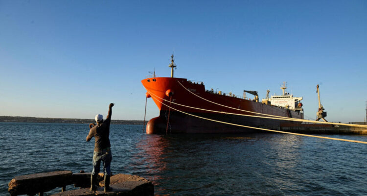 Estados Unidos permitirá la llegada de un buque petrolero ruso a Cuba 1 Estados Unidos