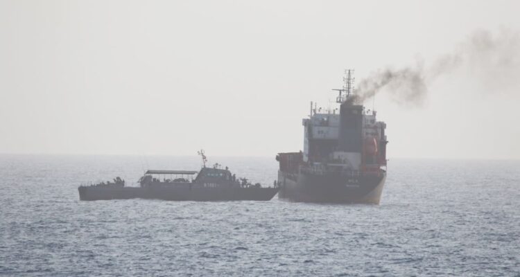 Crece la tensión en el estrecho de Ormuz: la Guardia Revolucionaria iraní afirmó haber interceptado tres buques 1 ORMUZ