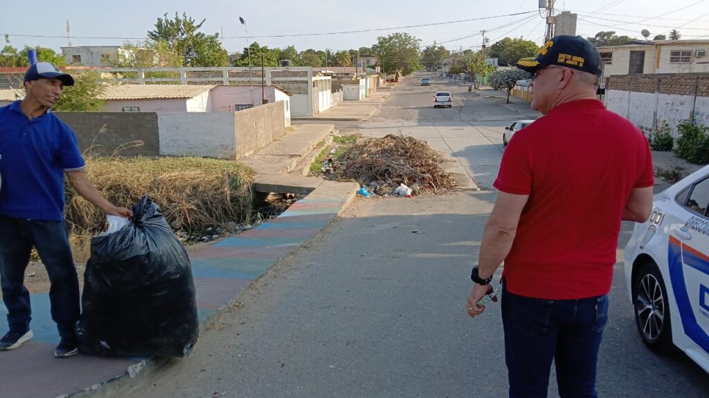 Alcaldía de Maracaibo sancionó a infractor por arrojar escombros a la cañada Caribe 4 IMG 20260310 WA0049