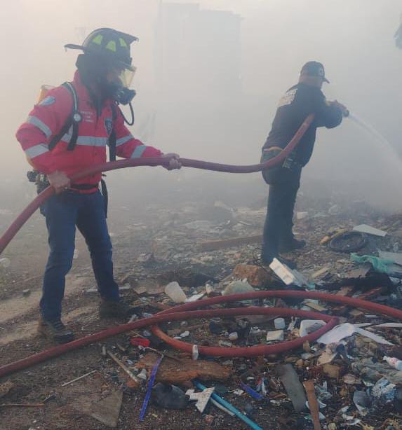 Acción inmediata de Bomberos y cuerpos de seguridad controló incendio en Grano de Oro 3 IMG 20260312 WA0215
