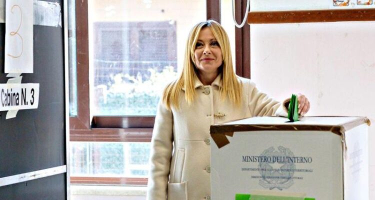 Meloni perdió el referéndum de su reforma judicial con 54% de los votos en contra 1 Meloni