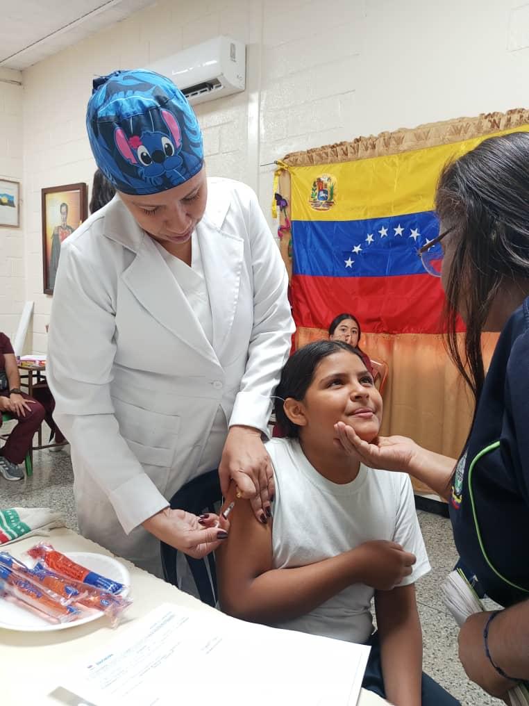 Madre Rafols va a tu Escuela atendió gratuitamente a 370 niños de la Escuela Básica Nacional Juan Vicente González. 2 PHOTO 2026 03 11 14 45 21 1