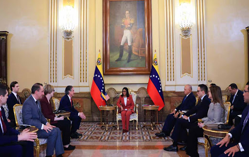 Presidenta encargada recibió en Miraflores al secretario de Interior de EE. UU. 1 Secretario