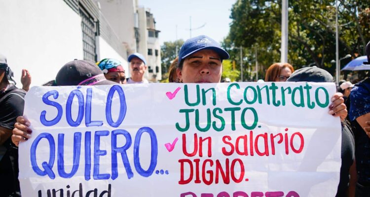 Trabajadores y pensionados marchan este lunes exigiendo salario mínimo 1 Trabajadores