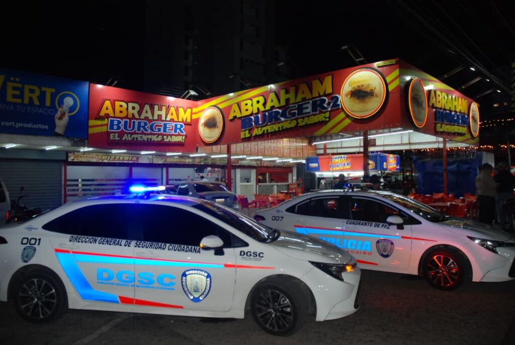 Alcaldía realiza operativo de fiscalización en comercios de avenida Cecilio Acosta 2 WhatsApp Image 2026 03 02 at 9.28.25 AM