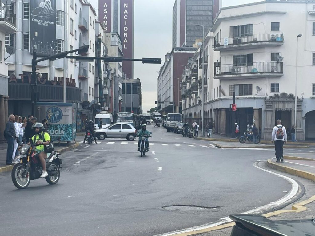Colapsada la Gran Caracas por paro de transporte en reclamo de aumento del pasaje (Videos y Fotos) 4 WhatsApp Image 2026 03 16 at 08.52.04