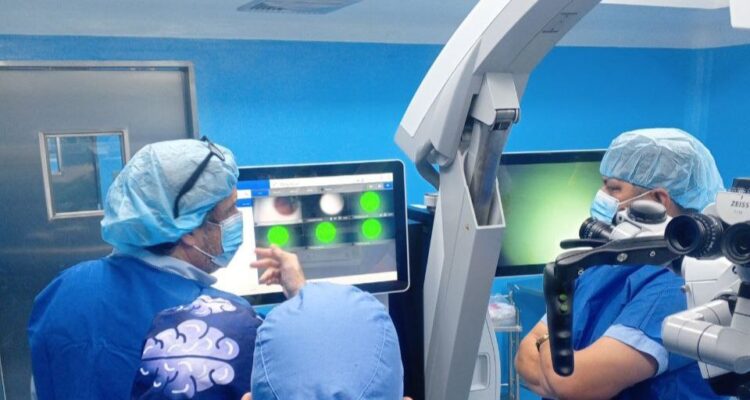 SAHUM se convirtió en referente tecnológico con la activación de microscopio robotizado 1 SAHUM