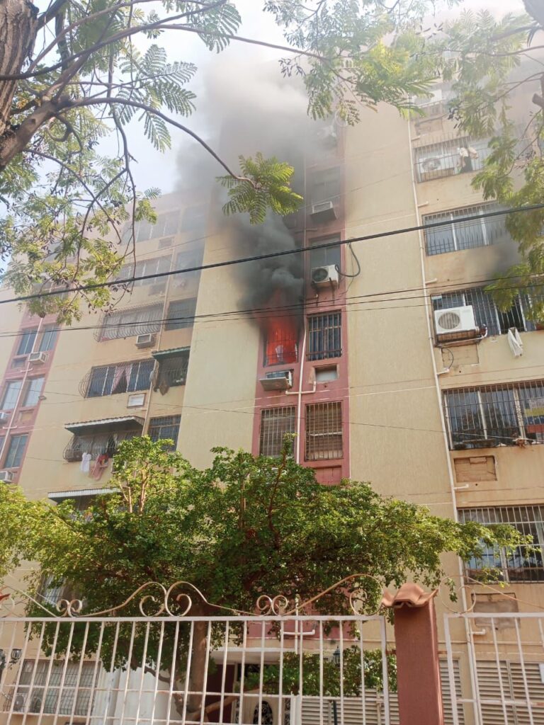 Acción conjunta de Bomberos de San Francisco y Seguridad Ciudadana evitó tragedia en incendio registrado en Plaza del Sol 5 WhatsApp Image 2026 03 17 at 9.42.04 AM 1
