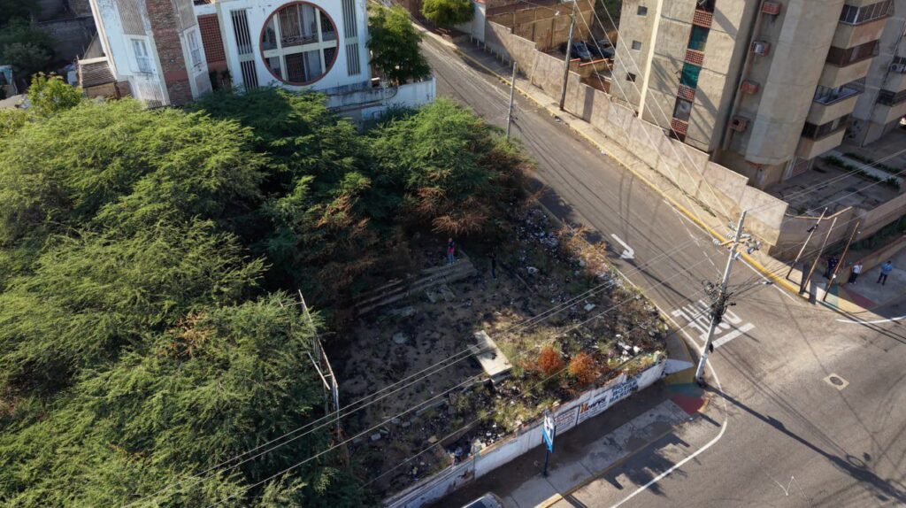 Alcaldía de Maracaibo insta a propietarios de terreno abandonado en El Milagro a ponerse a derecho 4 WhatsApp Image 2026 03 17 at 9.43.32 AM 3
