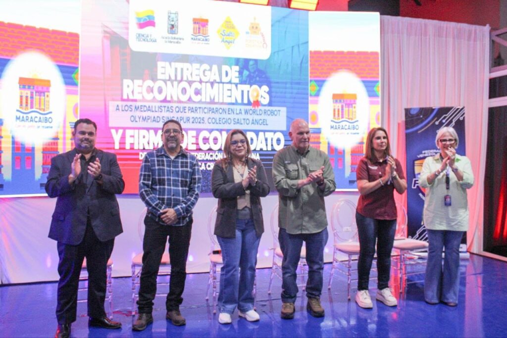 Alcalde Di Martino entregó reconocimientos a los triunfadores de la WRO 2025 2 WhatsApp Image 2026 03 30 at 10.16.34 AM