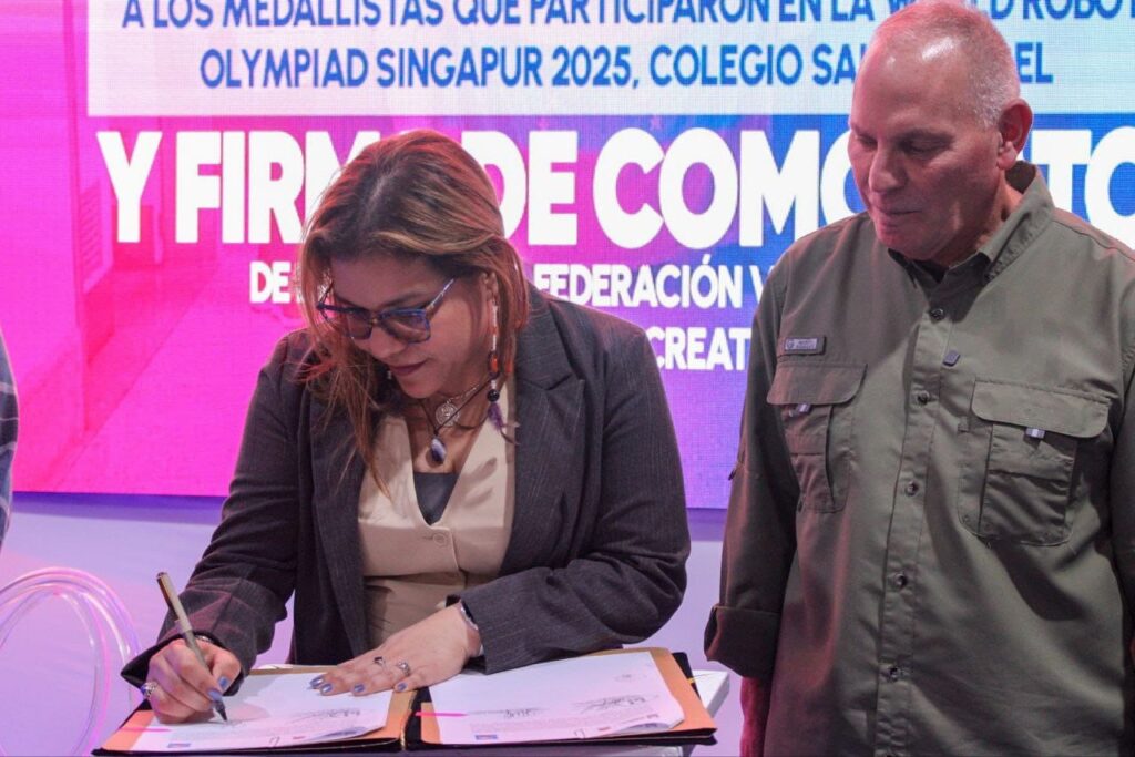 Alcalde Di Martino entregó reconocimientos a los triunfadores de la WRO 2025 5 WhatsApp Image 2026 03 30 at 10.16.37 AM