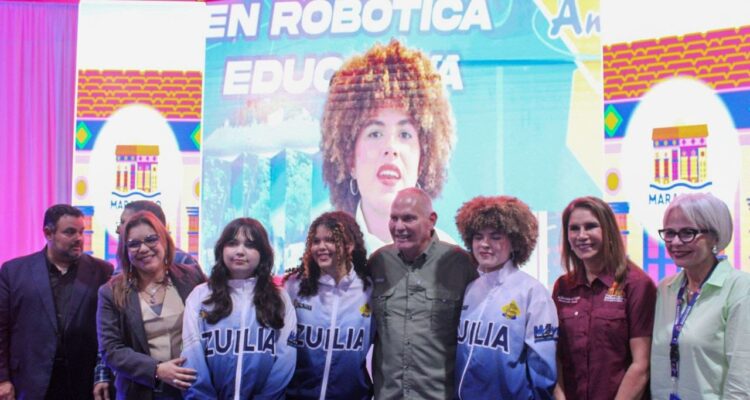 Alcalde Di Martino entregó reconocimientos a los triunfadores de la WRO 2025 1 Di Martino