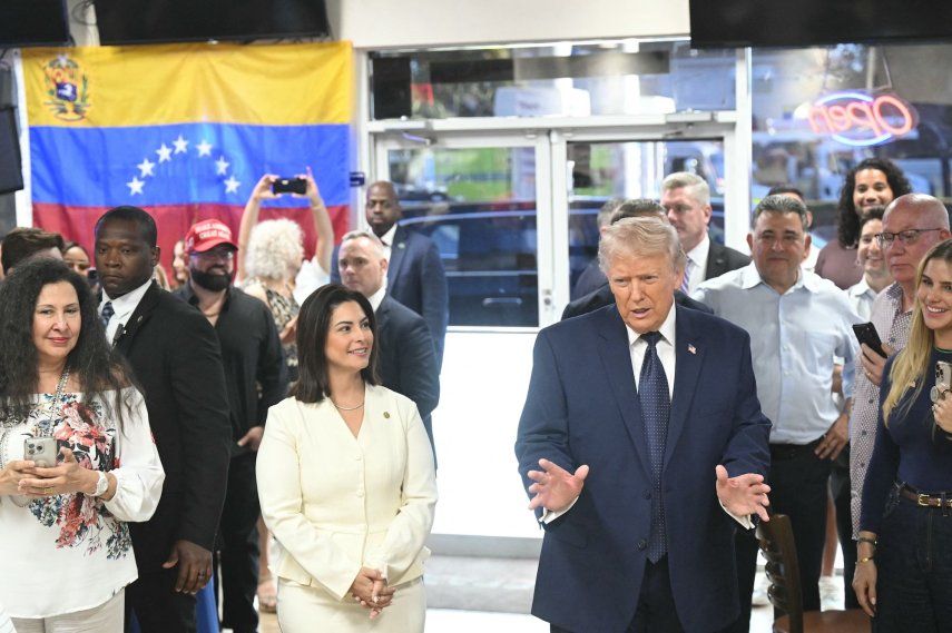 Donald Trump se reunió con venezolanos en El Arepazo en Doral-Florida (Hay video) 2 afp donald trump