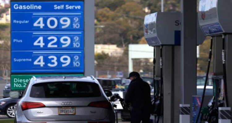 Los precios de la gasolina en EE. UU. registraron su mayor aumento en un solo día desde el huracán Katrina 1 Precio
